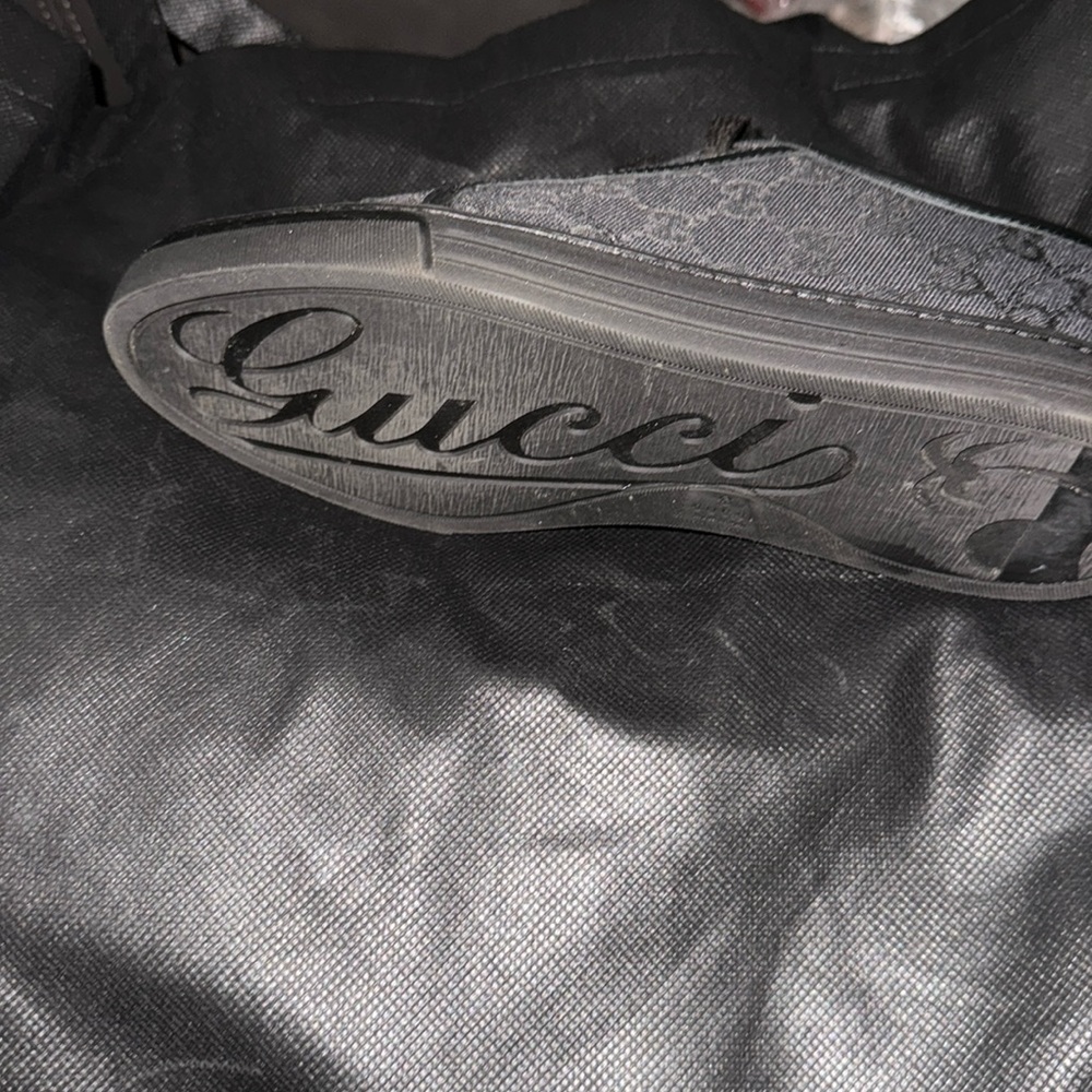Gucci GG Black Canvas & Leather Sneaker. - Picture 8 of 17